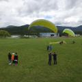 Séance de gonflage parapente sur l'aérodrome de Gap-Tallard