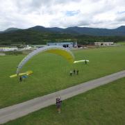 Séance de gonflage parapente sur l'aérodrome de Gap-Tallard