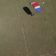 Parachutisme sur l'aérodrome d'Aspres sur Buëch