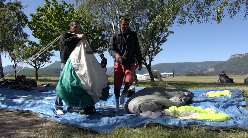 Parachutisme sur l'aérodrome d'Aspres sur Buëch