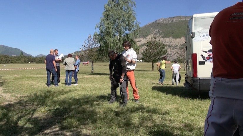 Parachutisme sur l'aérodrome d'Aspres sur Buëch