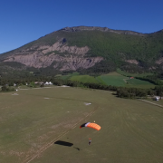 Parachutisme sur l'aérodrome d'Aspres sur Buëch