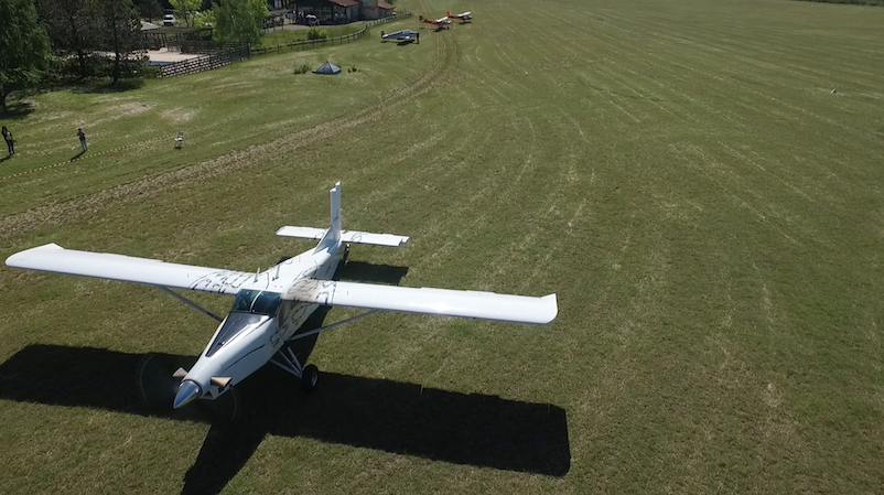 Parachutisme sur l'aérodrome d'Aspres sur Buëch