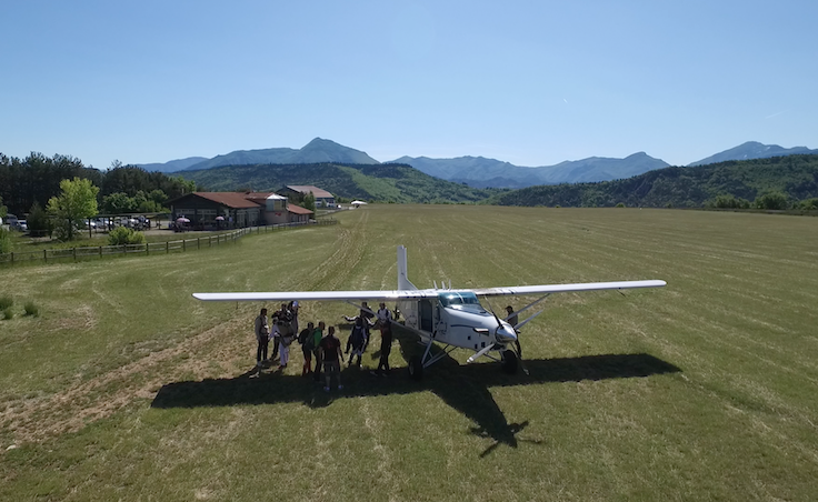 Parachutisme sur l'aérodrome d'Aspres sur Buëch