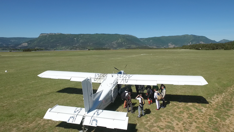 Parachutisme sur l'aérodrome d'Aspres sur Buëch