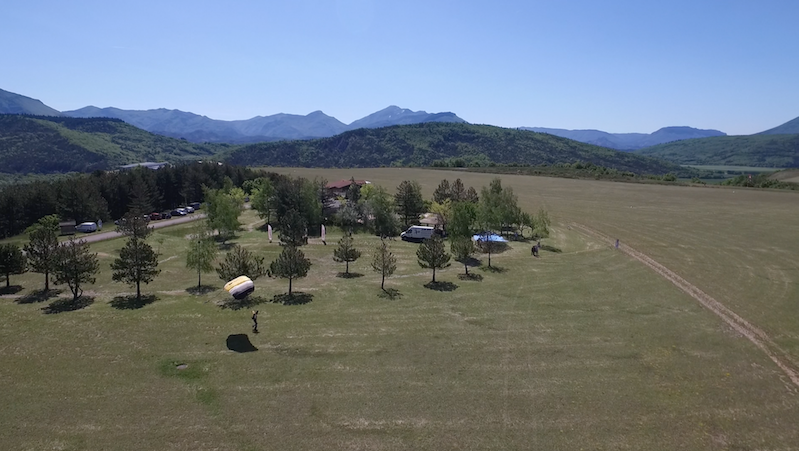 Parachutisme sur l'aérodrome d'Aspres sur Buëch