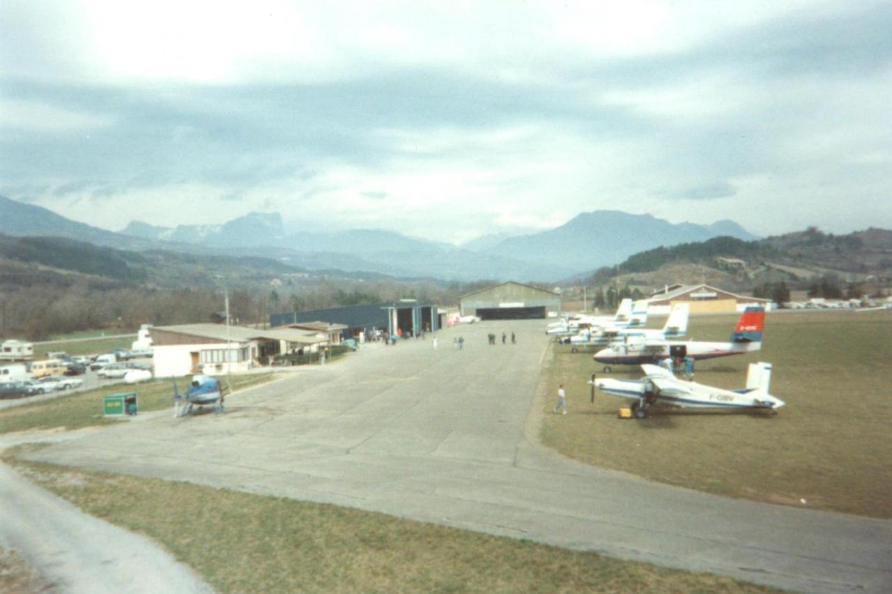 Parking Aéroclub Avril 1993