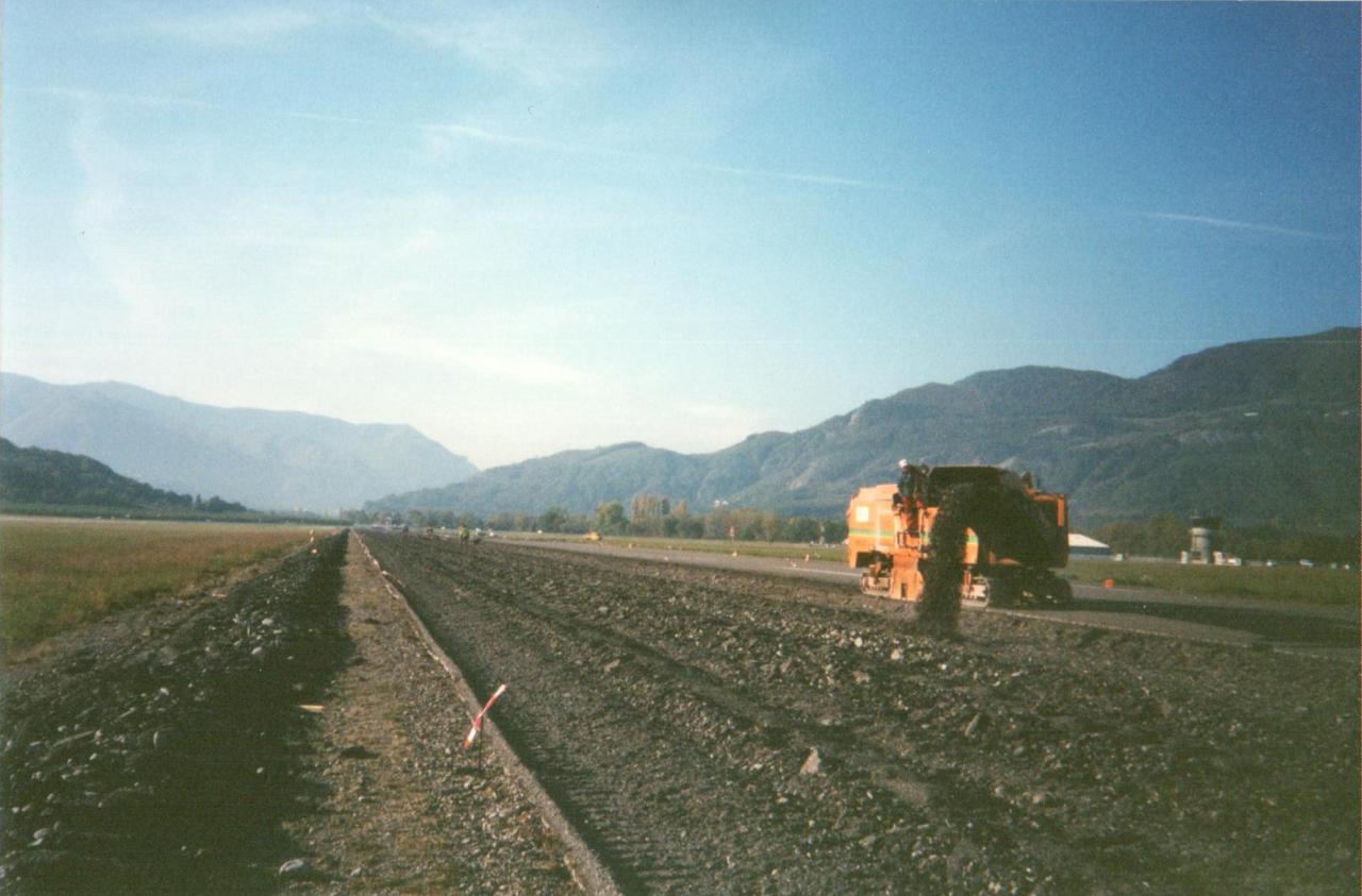 Travaux sur Piste 2 octobre 1995