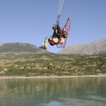 Paramoteur sur le lac de Serre-Ponçon